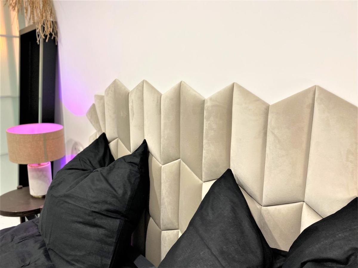 Design+Luxus Apartment Im Zentrum! +Netflix ワルシャワ エクステリア 写真