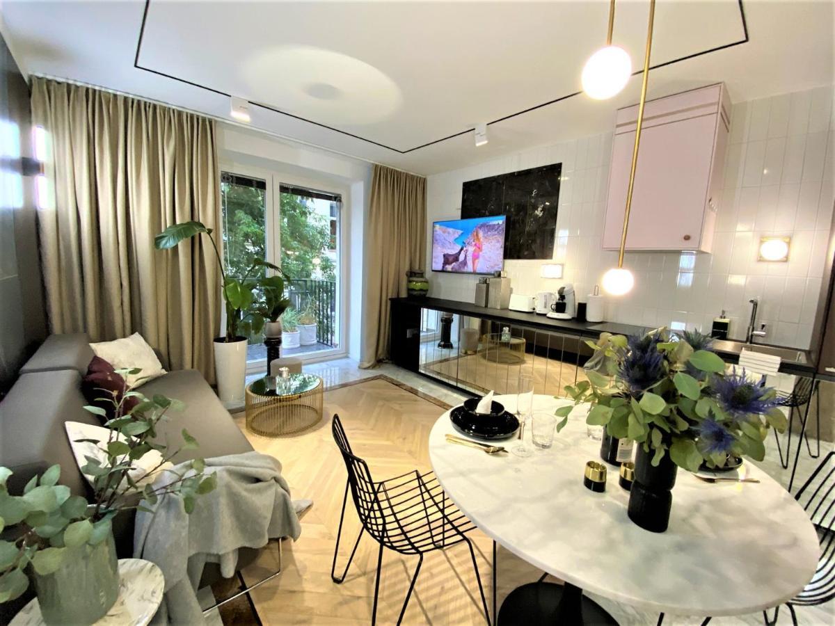 Design+Luxus Apartment Im Zentrum! +Netflix ワルシャワ エクステリア 写真