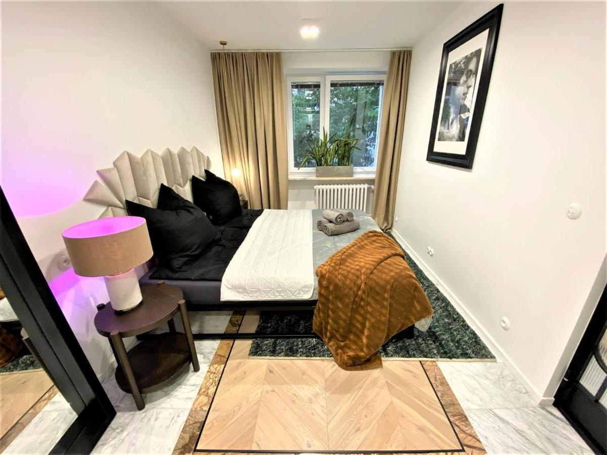 Design+Luxus Apartment Im Zentrum! +Netflix ワルシャワ エクステリア 写真