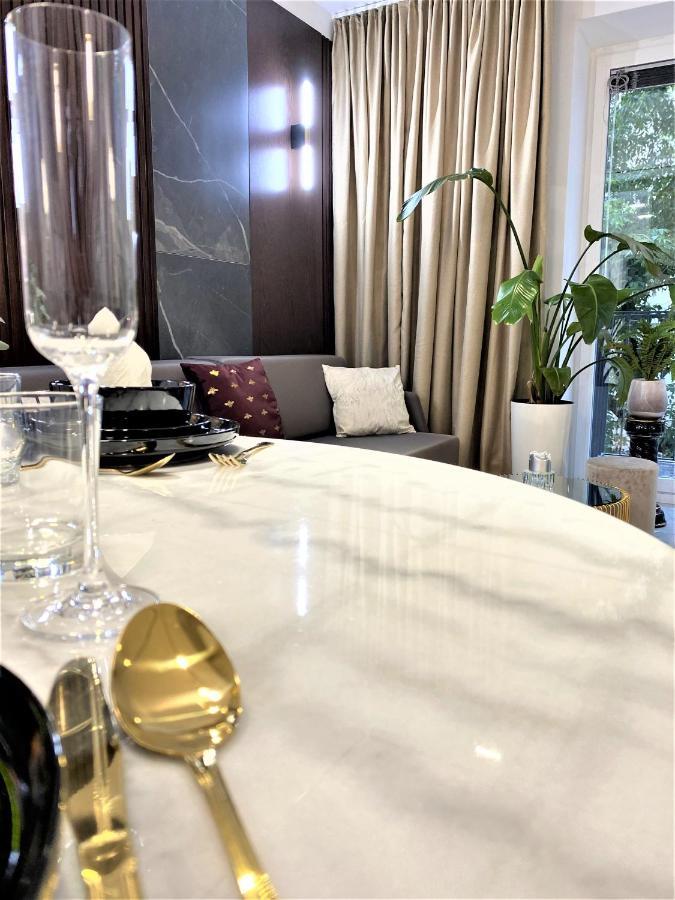 Design+Luxus Apartment Im Zentrum! +Netflix ワルシャワ エクステリア 写真