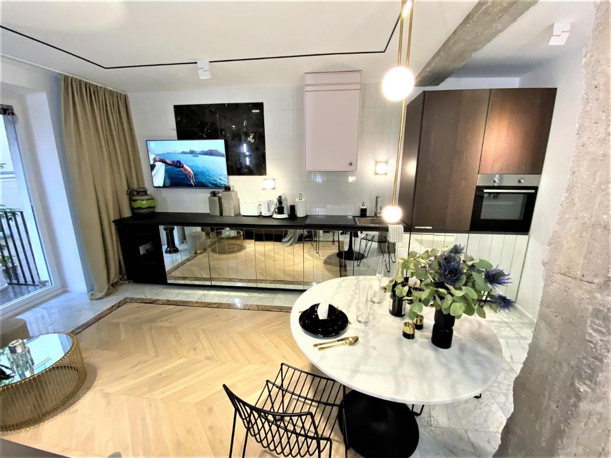 Design+Luxus Apartment Im Zentrum! +Netflix ワルシャワ エクステリア 写真